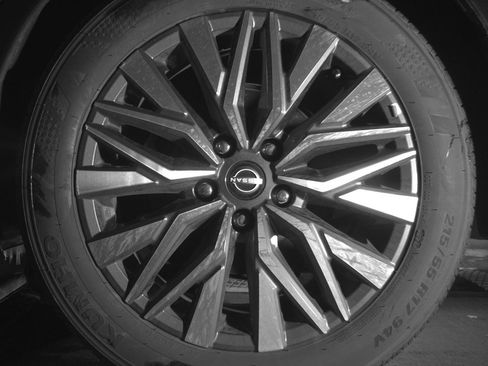 Used 2025 Nissan Altima 2.5 SV image 14