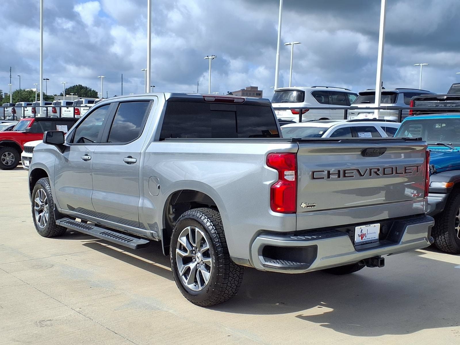 Used 2025 Chevrolet Silverado 1500 RST w/ Convenience Package II AWD/4WD image 2