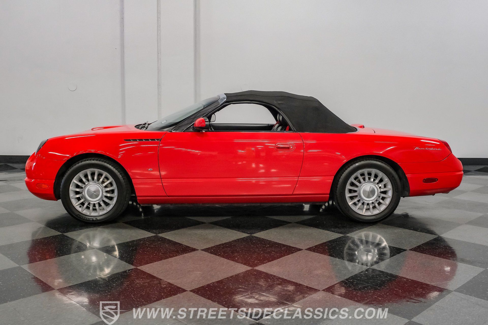 Used 2004 Ford Thunderbird RWD image 11