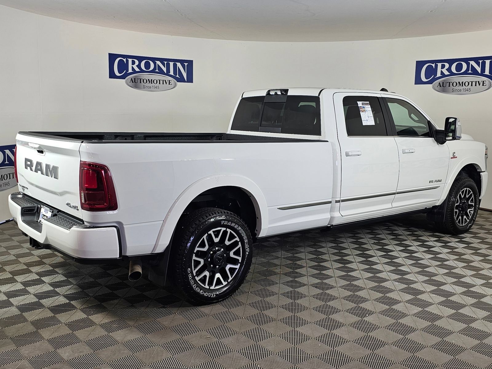 Used 2025 RAM 3500 Limited AWD/4WD image 35