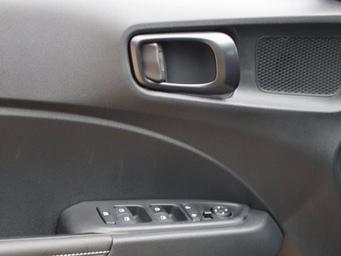 New 2025 Hyundai Venue Limited image 22