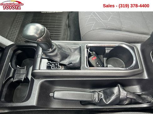 Used 2016 Toyota Tacoma TRD Sport image 25