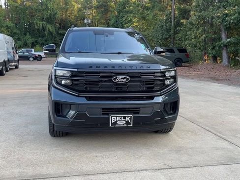 New 2025 Ford Expedition Platinum w/ Stealth Performance Package image 9