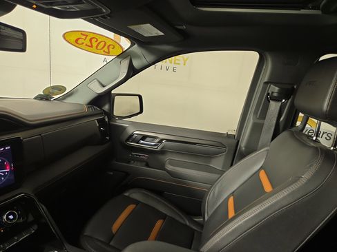 Used 2025 GMC Sierra 1500 AT4 w/ AT4 Premium Package image 25