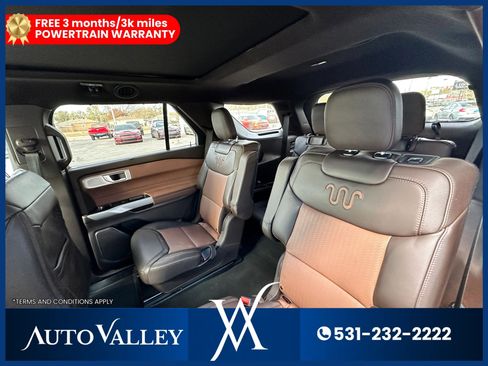 Used 2022 Ford Explorer King Ranch w/ Premium Technology Package image 28