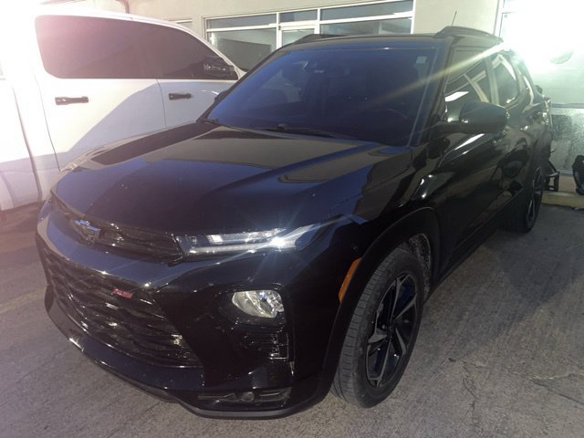 Used 2023 Chevrolet TrailBlazer RS w/ Sun and Liftgate Package FWD image 2