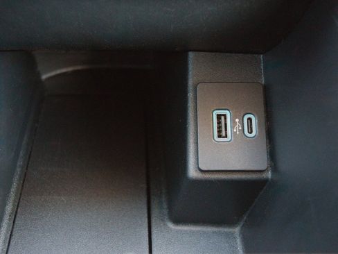 Used 2023 Ford Edge SEL image 21