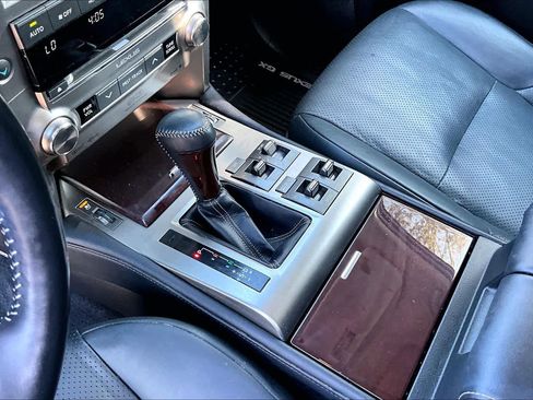 Used 2016 Lexus GX 460 Luxury image 16