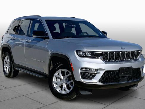 Used 2023 Jeep Grand Cherokee Limited image 2