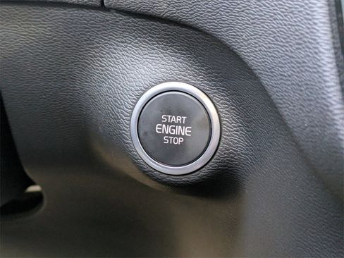 New 2026 Volvo XC40 B5 Ultra w/ Protection Package Premier image 40