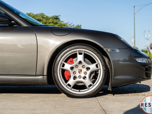 Used 2005 Porsche 911 Carrera S RWD image 14