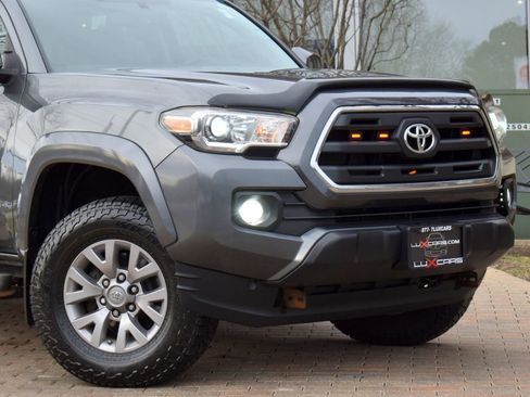 Used 2016 Toyota Tacoma SR5 image 4