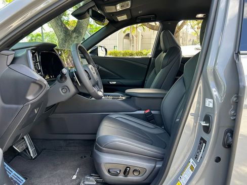 Used 2025 Lexus TX 500h AWD w/ Technology Package image 16