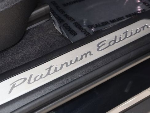 Used 2022 Porsche Cayenne Platinum Edition w/ Premium Package Plus AWD/4WD image 52