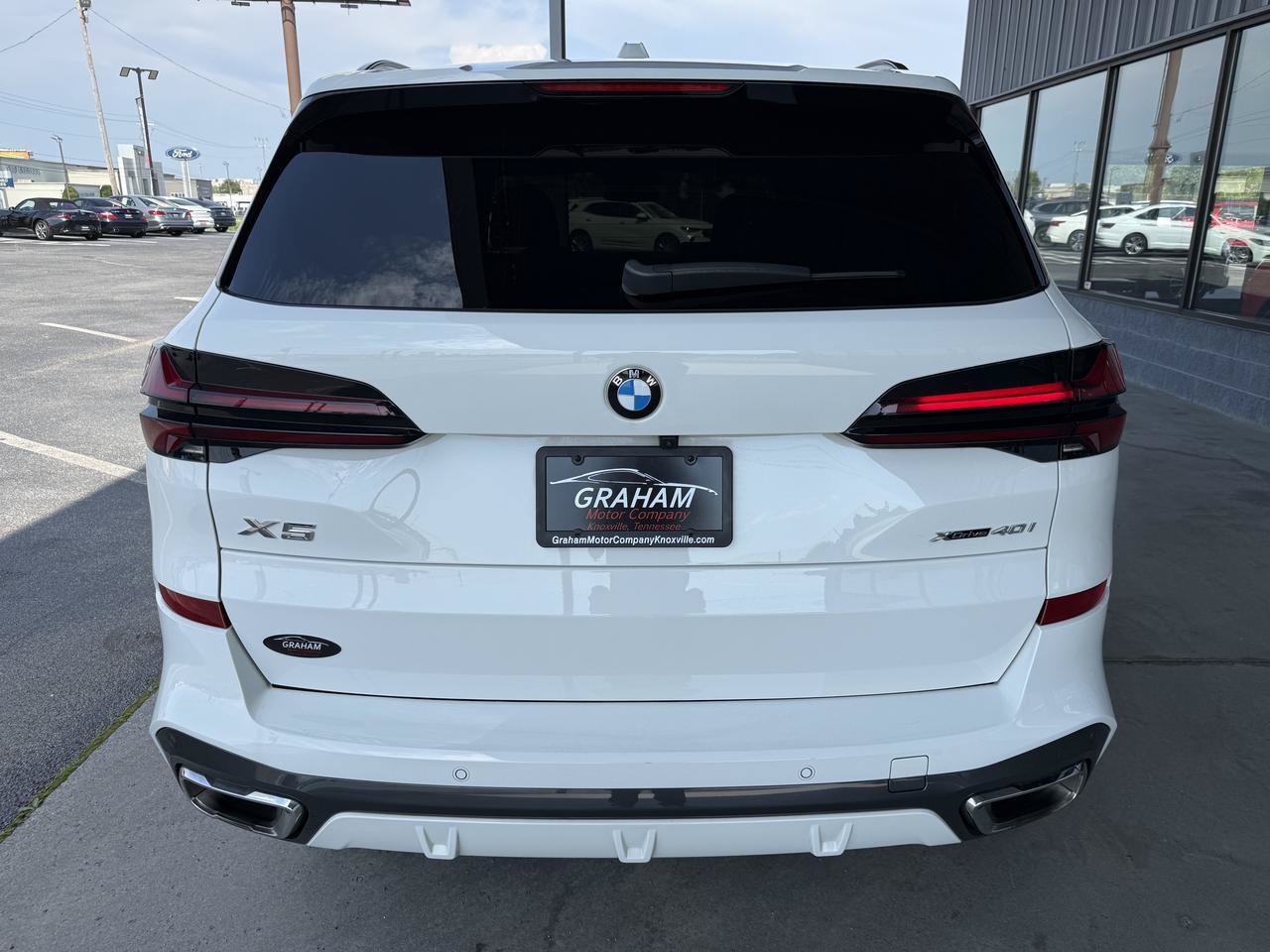 Used 2024 BMW X5 xDrive40i w/ M Sport Package AWD/4WD image 5
