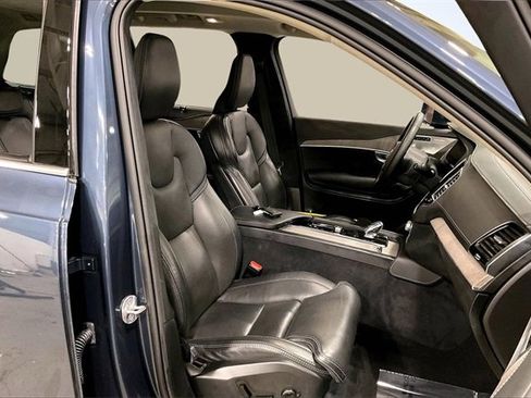 Certified 2024 Volvo XC90 B6 Ultimate w/ Lounge Package image 8