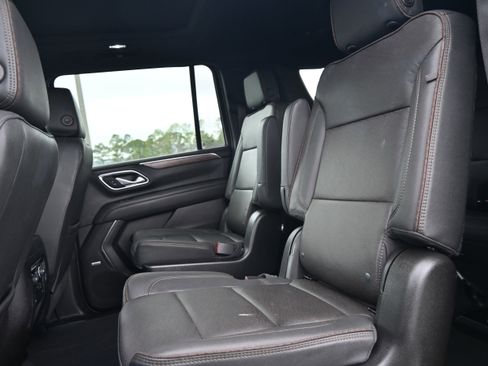 Used 2023 Chevrolet Suburban High Country image 31