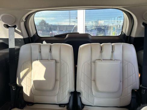 Used 2017 Ford Explorer Platinum image 29