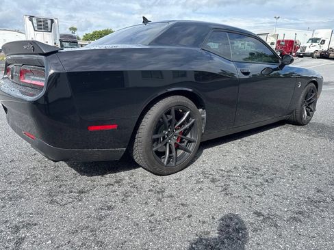 Used 2023 Dodge Challenger SRT Hellcat RWD image 9