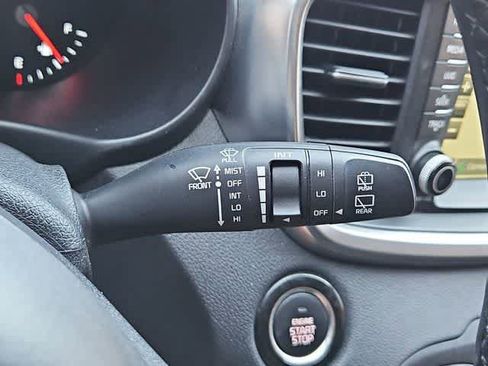 Used 2017 Kia Sorento SX image 27