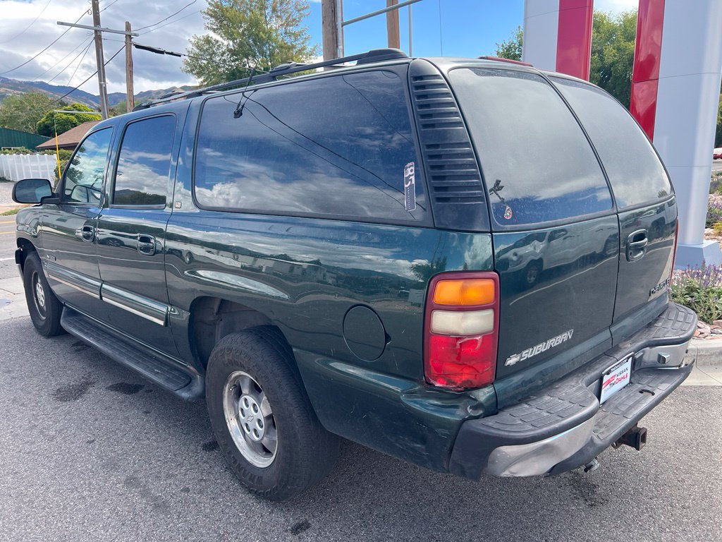 Used 2001 Chevrolet Suburban LT w/ LT Preferred Equipment Group AWD/4WD image 6