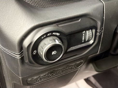 Used 2024 Jeep Wrangler Unlimited Rubicon image 10