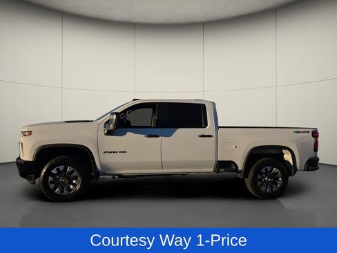 Used 2023 Chevrolet Silverado 2500 Custom w/ Custom Value Package AWD/4WD image 5