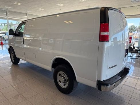 Used 2021 Chevrolet Express 2500 w/ Driver Convenience Package RWD image 5