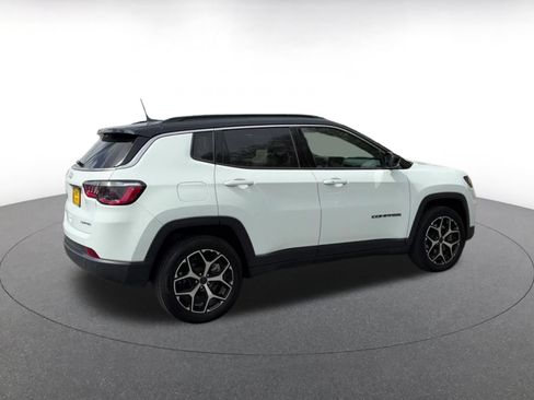 Used 2025 Jeep Compass Limited AWD/4WD image 15