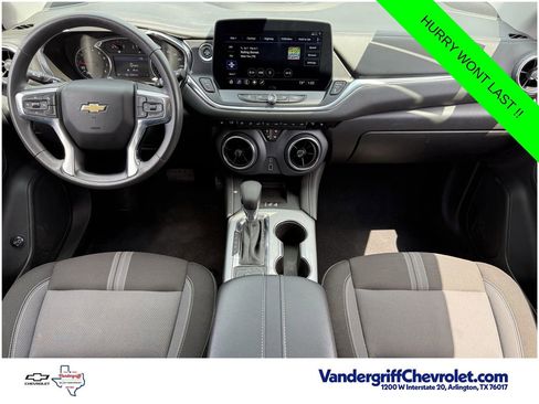Used 2023 Chevrolet Blazer LT w/ Convenience Package FWD image 9