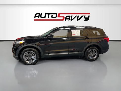 Used 2023 Ford Explorer XLT w/ Equipment Group 202A AWD/4WD image 4