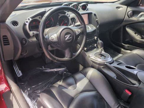 Used 2015 Nissan 370Z Coupe RWD image 10