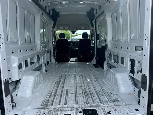 Used 2024 Ford Transit 250 148 High Roof RWD image 31
