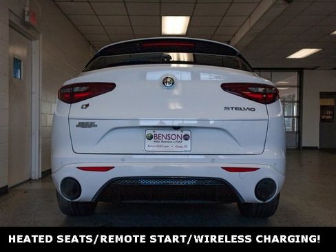 Used 2022 Alfa Romeo Stelvio Veloce image 5