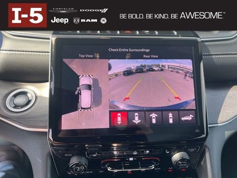 New 2025 Jeep Grand Cherokee L Limited w/ Luxury Tech Group II image 22