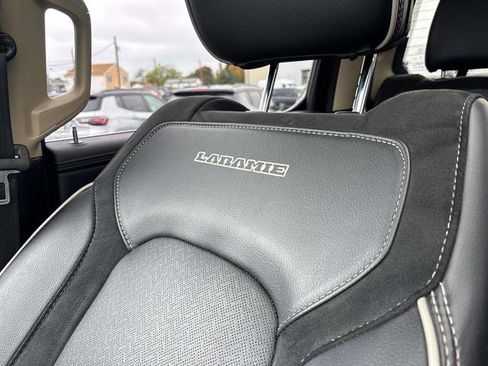 Used 2019 RAM 1500 Laramie image 29