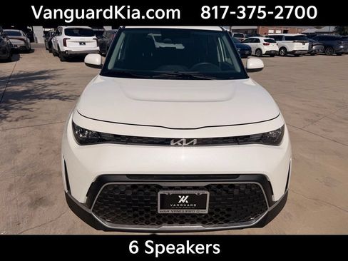 Certified 2025 Kia Soul LX w/ LX Technology Package FWD image 7