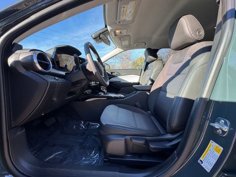 Used 2025 Chevrolet Trax LT image 22