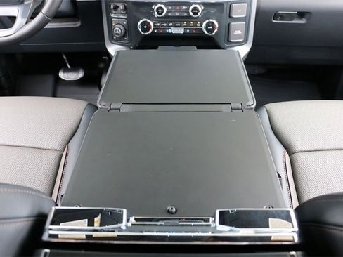 New 2025 Ford F150 Lariat w/ Equipment Group 502A High image 31