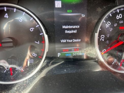 Used 2022 Toyota RAV4 LE image 2