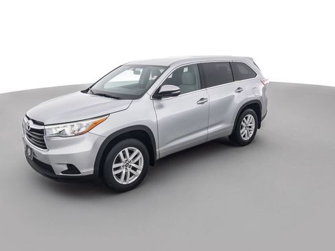 Used 2016 Toyota Highlander LE AWD/4WD image 9
