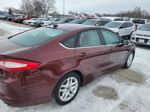 Used 2015 Ford Fusion SE image 8
