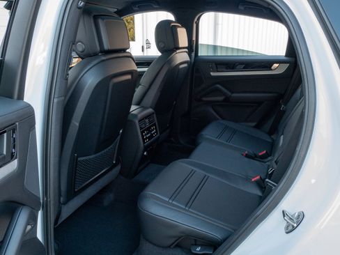 New 2026 Porsche Cayenne S image 34