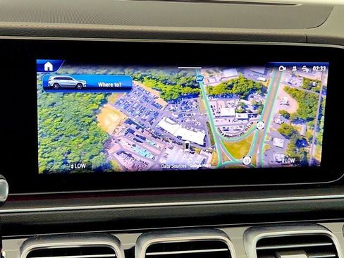 Used 2024 Mercedes-Benz GLS 580 4MATIC w/ E-Active Body Control Package image 18