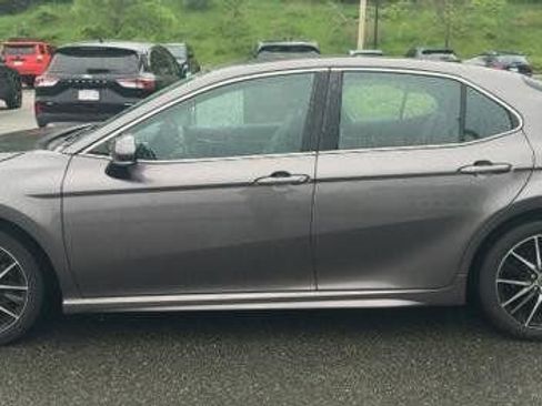 Used 2024 Toyota Camry SE FWD image 8