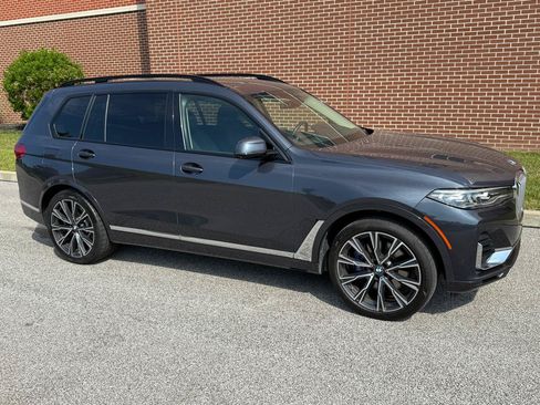 Used 2021 BMW X7 xDrive40i w/ Cold Weather Package AWD/4WD image 18