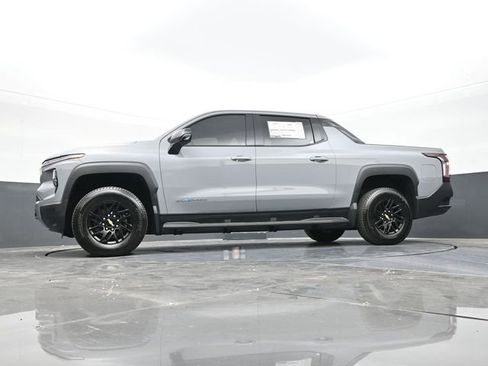 New 2025 Chevrolet Silverado EV LT image 57