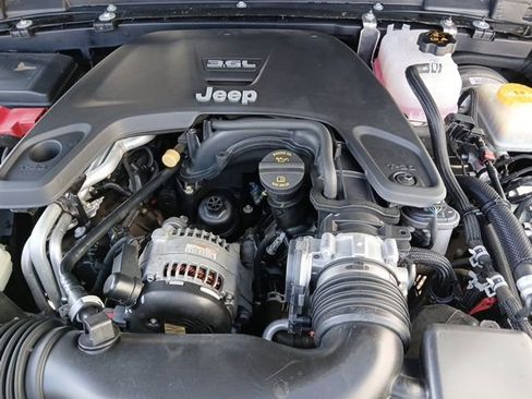 Used 2018 Jeep Wrangler Unlimited Rubicon image 57