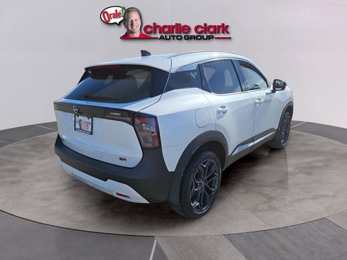 New 2026 Nissan Kicks SR FWD image 6