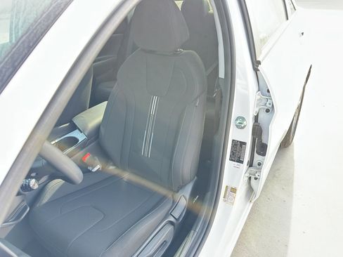 New 2025 Hyundai Elantra Blue image 23